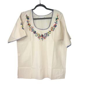 NWOT Memory Mexican Floral Embroidered Blouse Size M Cream Canvas Multicolor